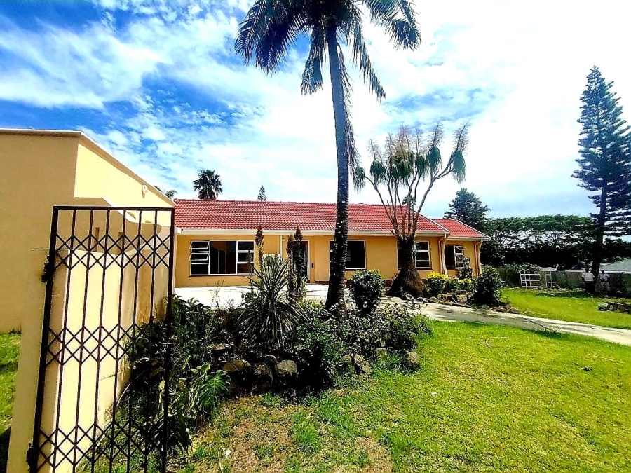 5 Bedroom Property for Sale in Beacon Bay Eastern Cape